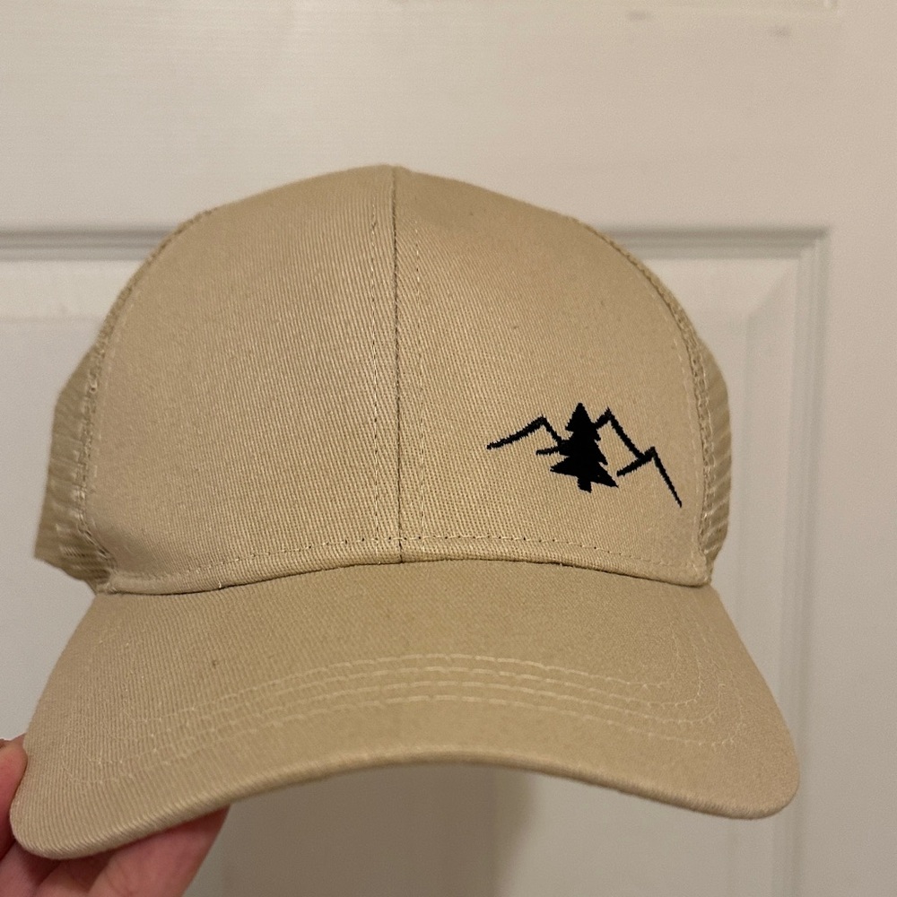 NWOT, Tan Mesh Trucker Style Baseball Cap, outdoor embroidery